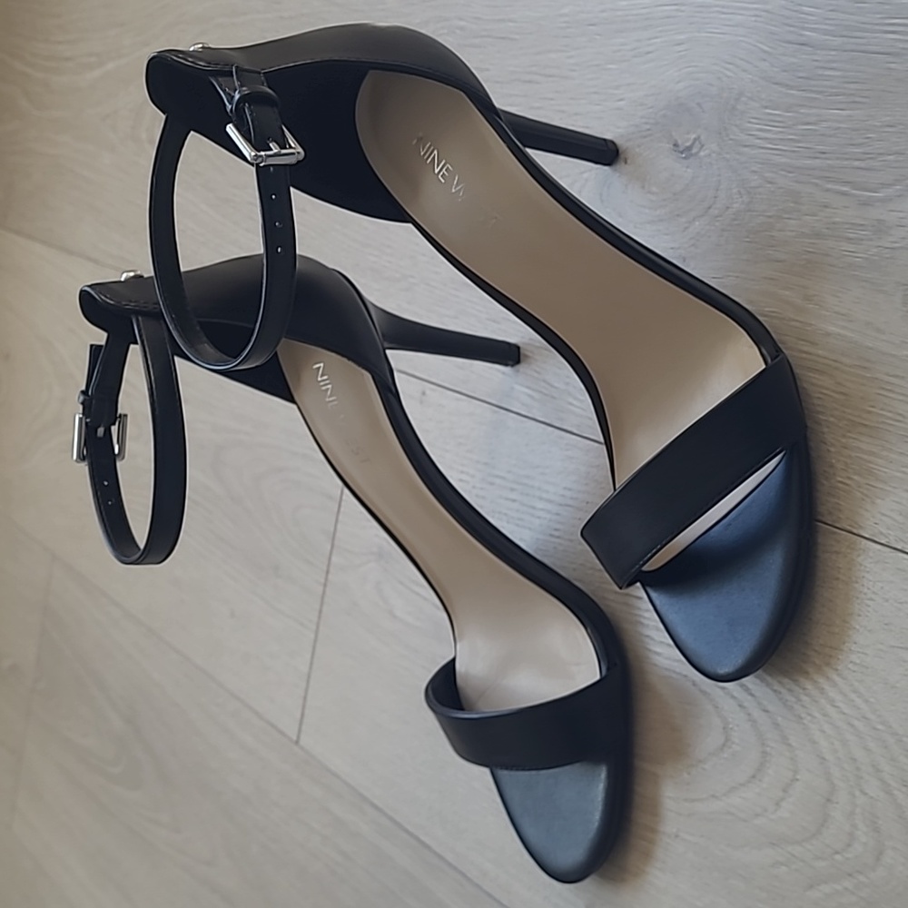 Nine West Black Leather Heeled Strappy Sandals